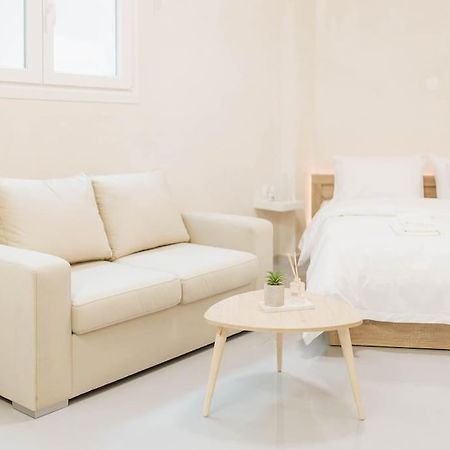 Modern Hiding Place In The Heart Of Атина Екстериор снимка