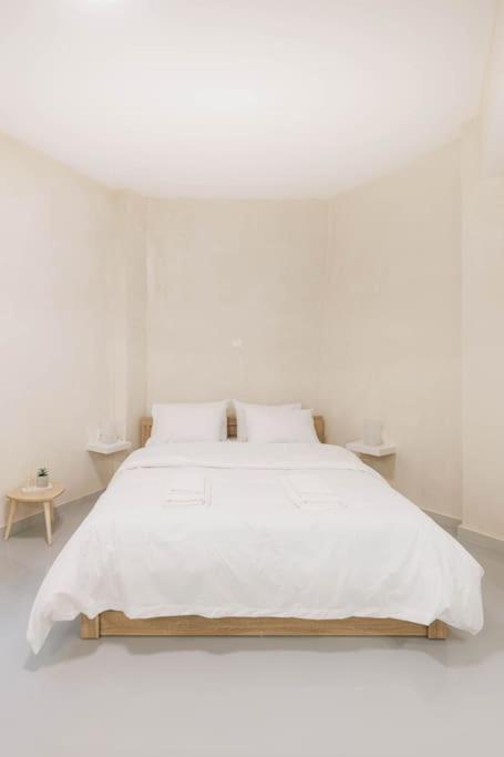 Modern Hiding Place In The Heart Of Атина Екстериор снимка